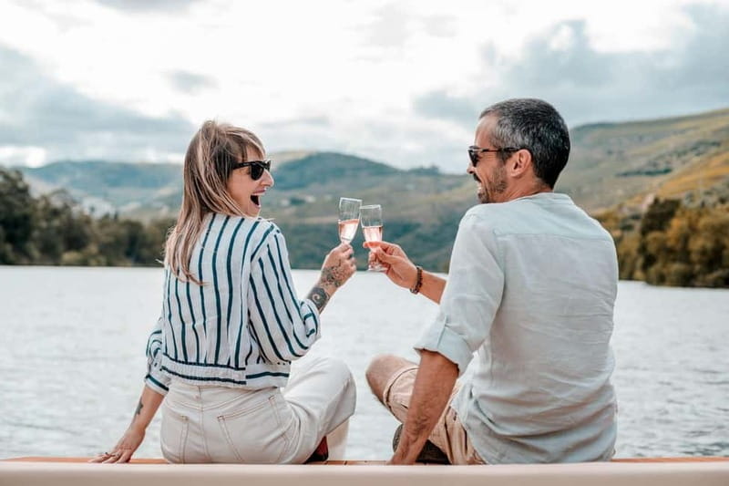 Pinhão: Douro River Solar Boat Tour with Wine Tasting - Small Group Comfort, Smooth Sailing, and Photo Windows