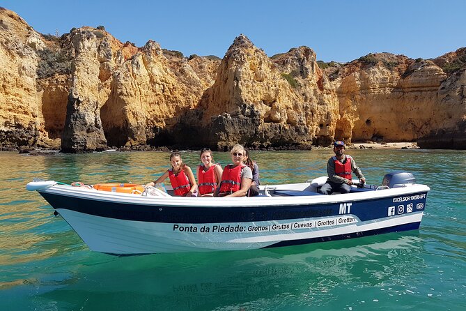 Ponta da Piedade Grotto Tour in Lagos, Algarve - Lagos Marina meet-up: the smooth start that matters on a short tour