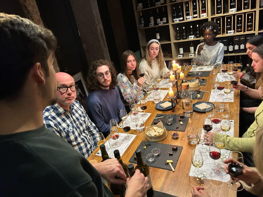 Port Wine class with 3 or 5 Port tasting and pairings - Port wine class in Porto’s city center, across from Palácio da Bolsa