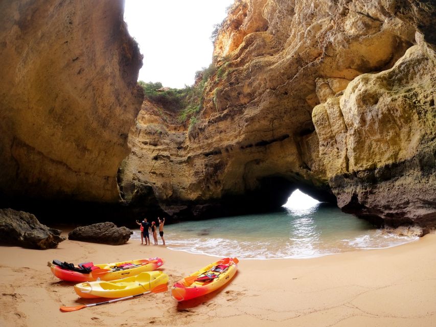 Portimão: Benagil Caves Speedboat and Kayak Guided Tour - Photos inside the caves: how to plan your camera moment