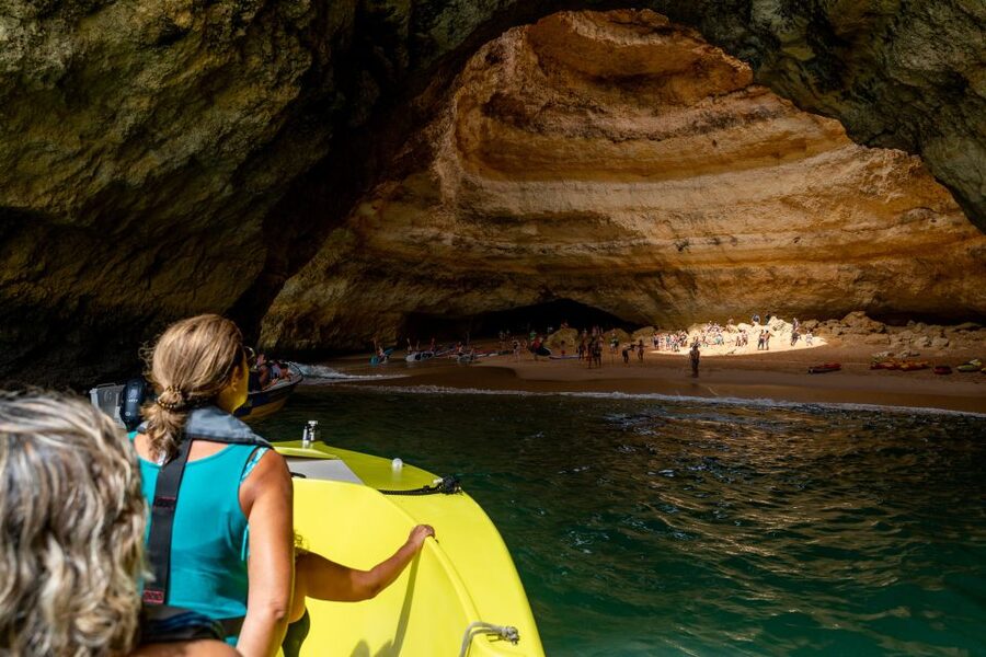 Portimão: Benagil Grottoes Boat Cruise - Safety, life jackets, and how the crew keeps it smooth