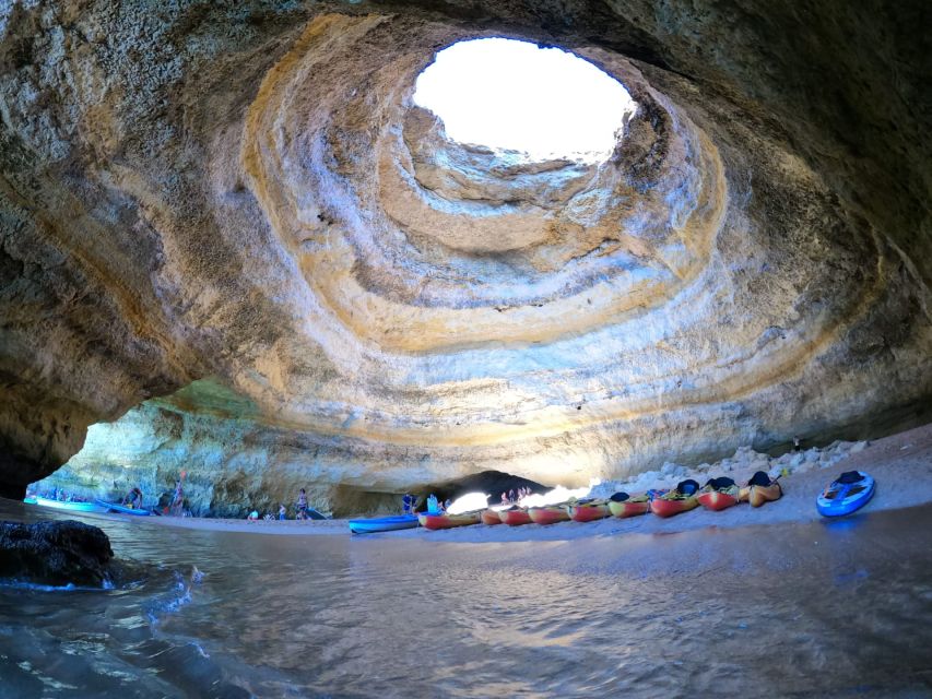 Portimão: Kayak Tour of Benagil Caves - Catamaran return: easy wind-down with music and drinks