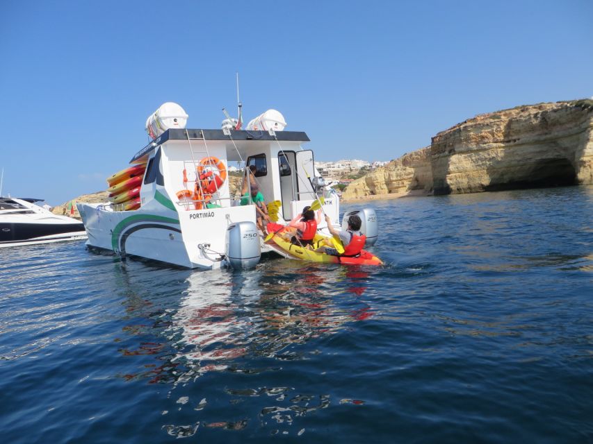 Portimão: Kayak Tour of Benagil Caves - Getting into the kayaks: what the guides actually do for you