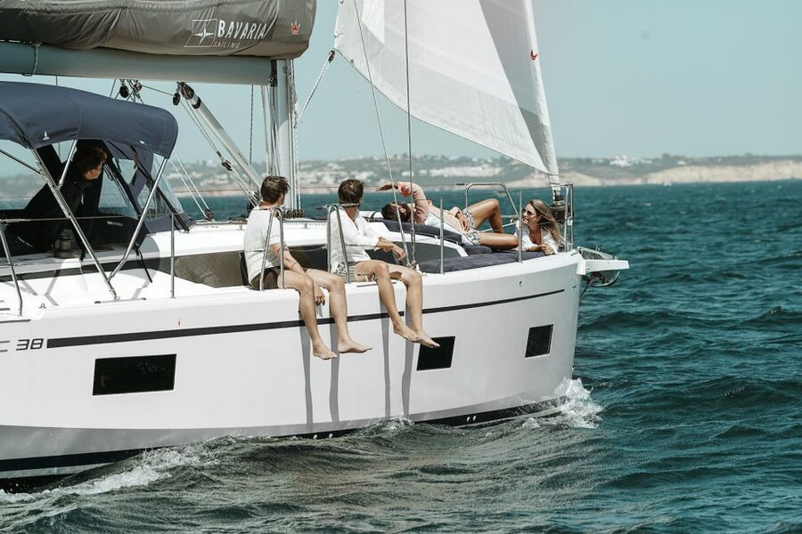 Portimao: Luxury Sail-Yacht Cruise with Sunset Option - Who This Cruise Is Perfect For