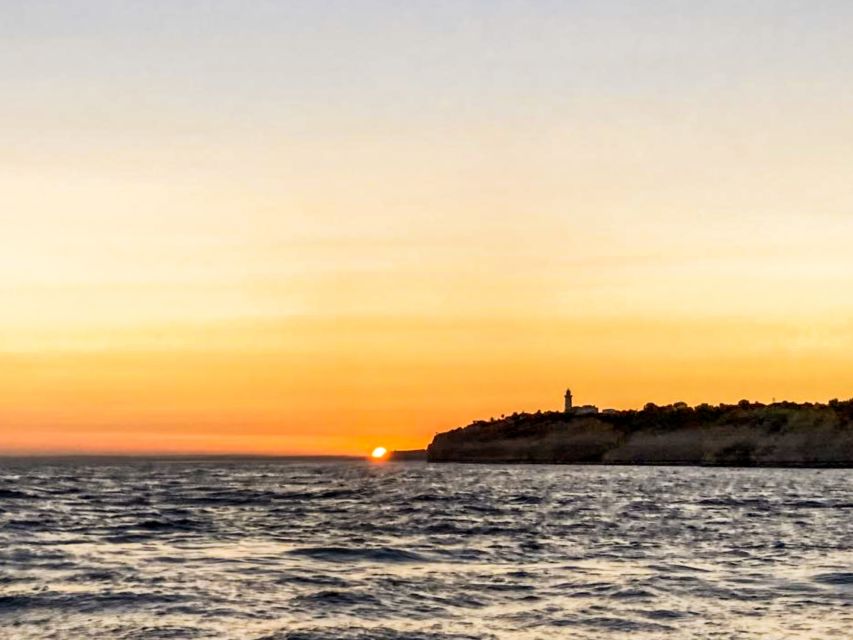 Portimão: Sunset Cruise to Benagil Cave - Alfanzina Lighthouse and the Benagil Beach approach