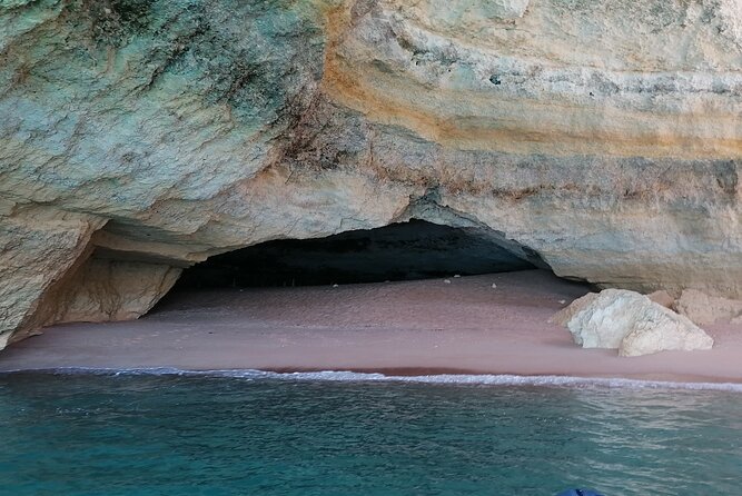 Portimão to Benagil: Adrenaline Wave 90 Minutes Cave Tour - Why This 90-Minute Boat Ride Works in the Algarve