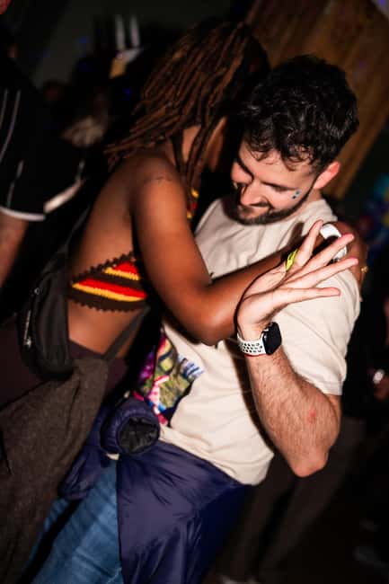 Porto: 4 Bar Pub Crawl, 7 Drinks, & Skip-the-Line Club Entry - The club payoff: VIP skip-the-line entry to a hot Porto venue
