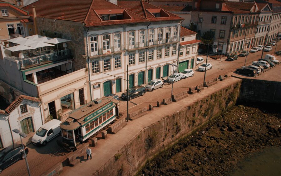 Porto: 5D Flight over de City for all family. - The views and the monument moments you can expect