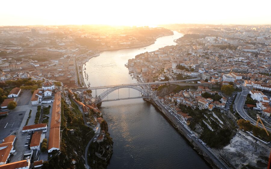 Porto: 5D Flight over de City for all family. - How to plan your day around this 5D Porto flight