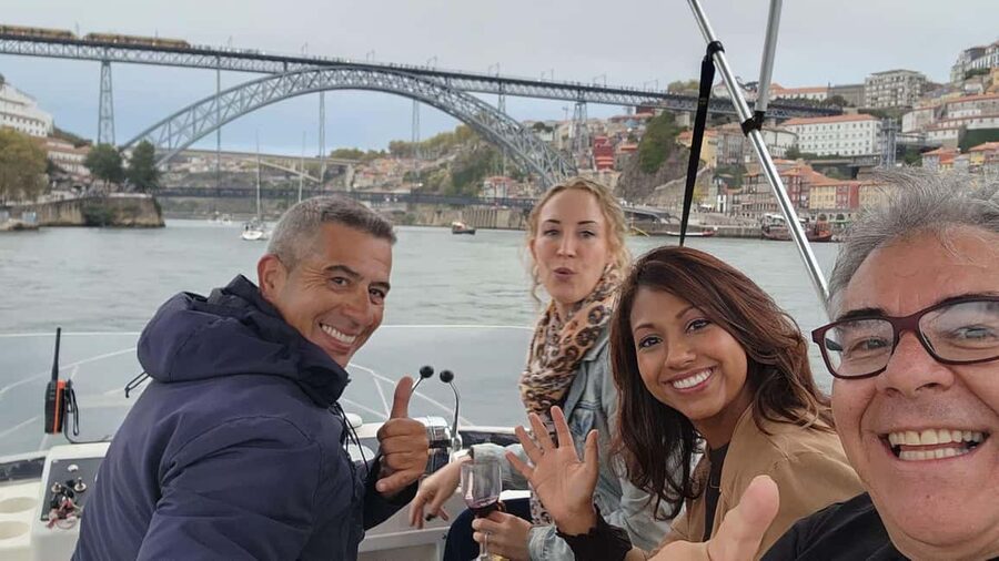 Porto: 6 Bridges Cruise, Welcome Drink & Sunset Option - From the Marina to the Bridges: What the First Stretch Really Shows