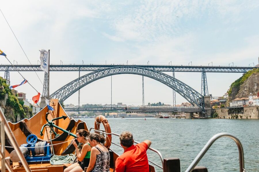Porto: 6 Bridges Douro River Cruise - The Six Bridges Story: What the Narration Is Really Doing