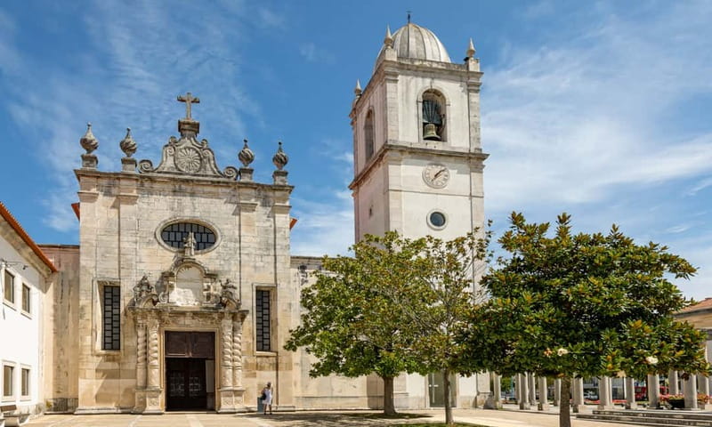Porto: Aveiro, Cruise, Costa Nova & Capela da Pedra Full Day - Costa Nova Beach Town: Striped Houses and Two Worlds at Once