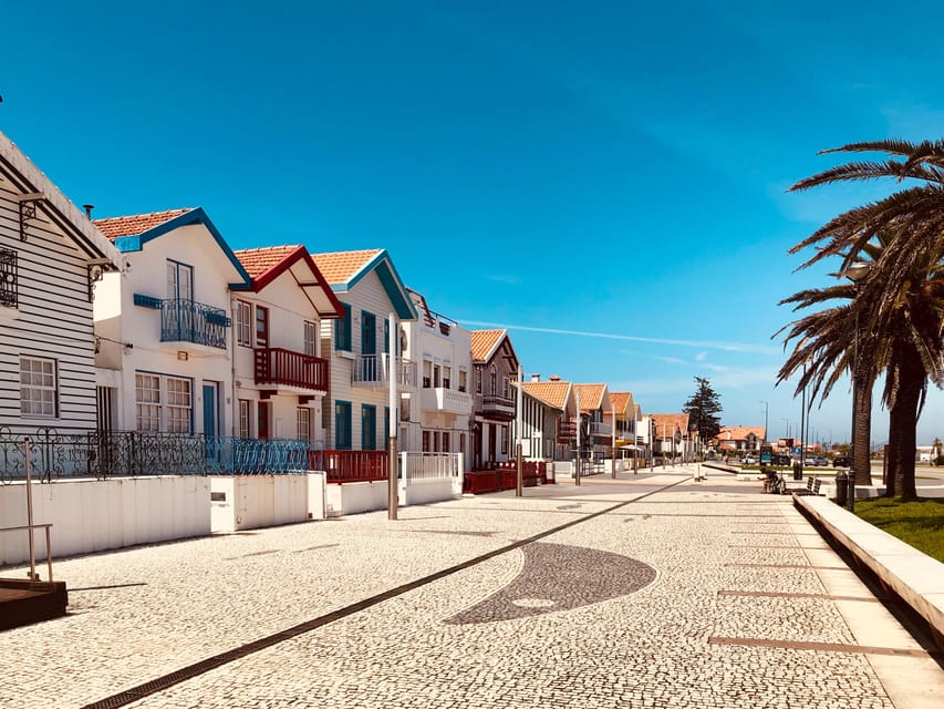Porto: Aveiro, Cruise, Costa Nova & Capela da Pedra Full Day - Capela do Senhor da Pedra: The Chapel Built for Waves and Photos