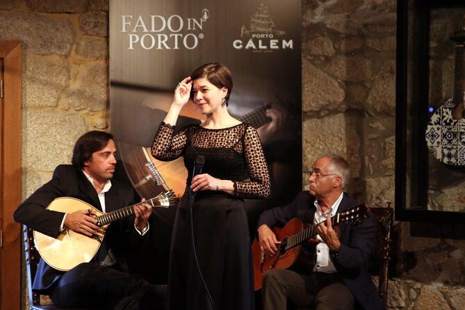 Porto: Cálem Cellar Tour, Live Fado Show and Wine Tasting - Starting at Cálem in Vila Nova de Gaia, the Right Kind of Pre-Dinner Plan