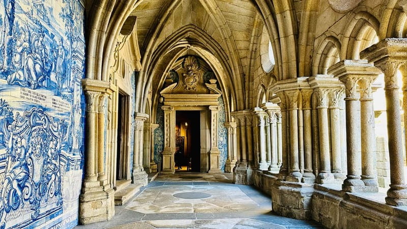 Porto Cathedral Guided Tour with Entrance Tickets - Pelourinho do Porto start: where your tour actually begins
