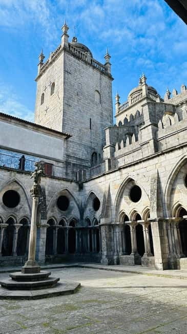 Porto Cathedral Guided Tour with Entrance Tickets - Upper-level and tower viewpoints: getting the Porto perspective