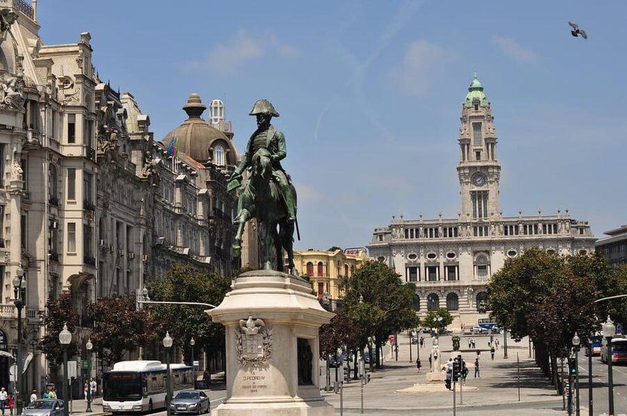 Porto: City Center Walking Tour - São Bento Station Tiles: The Stop That Teaches You Without a Lecture