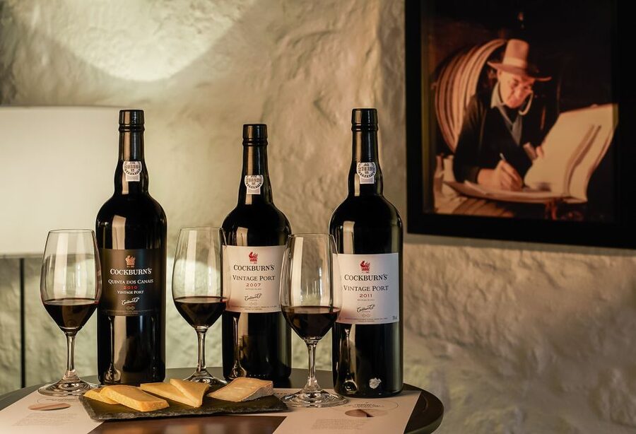 Porto: Cockburn’s Port Lodge Tour and Tasting - Cockburn’s Port Lodge in Vila Nova de Gaia, Across From Porto