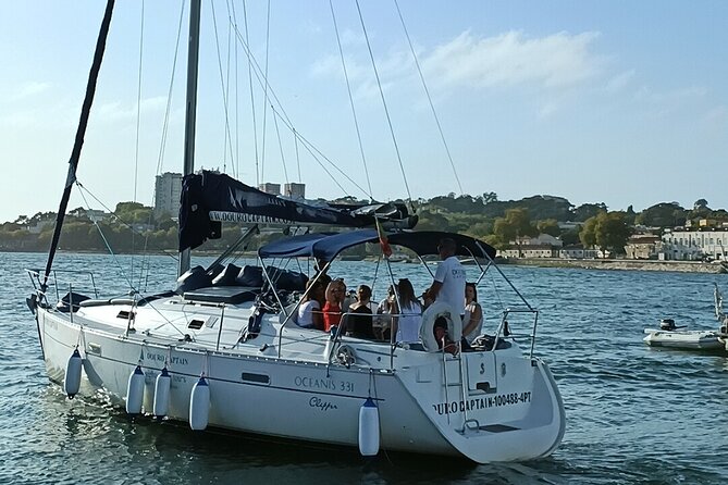 Porto: Cruzeiro privado rio douro até 8 pessoas com wine tasting - What You Will See: Ponte D. Luis, Ribeira Views, Cathedral Area, and More