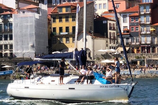 Porto: Cruzeiro privado rio douro até 8 pessoas com wine tasting - How the Crew Makes It Worth More Than a View