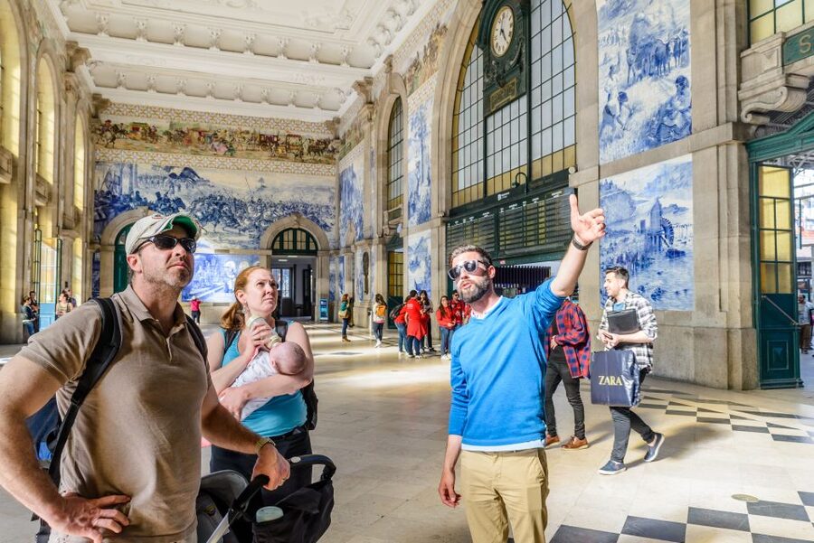 Porto: Delicious Food and Wine Walking Tour - The walk: pacing, group size, and meeting point