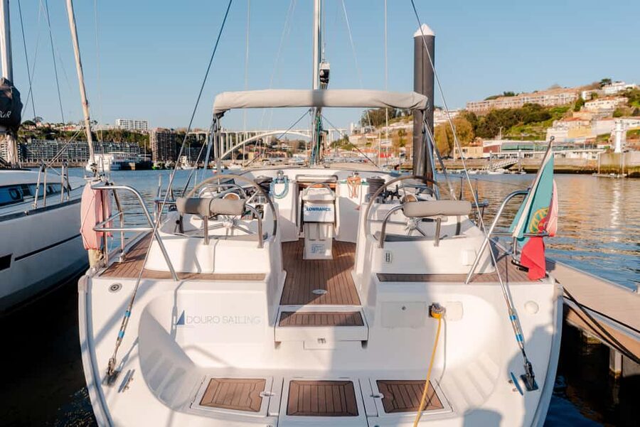 Porto: Douro River Boat Tour with Wine Tasting - Route Walkthrough: From Arrábida Bridge to Dom Luís I Photo Moment