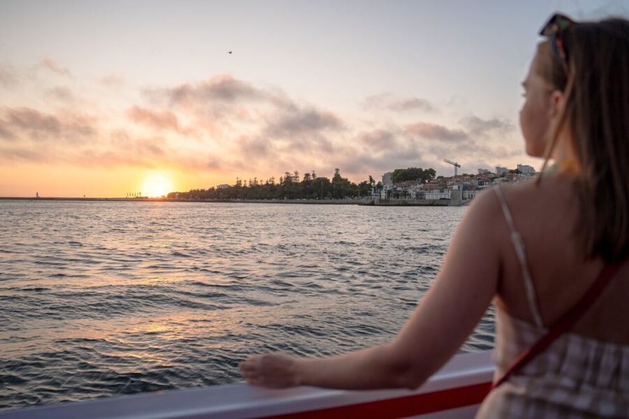 Porto: Douro River Party Boat with Sunset Option & 6 Bridges - What You See, and When: Porto Waterfront, Gaia Cellars, and Photo Time