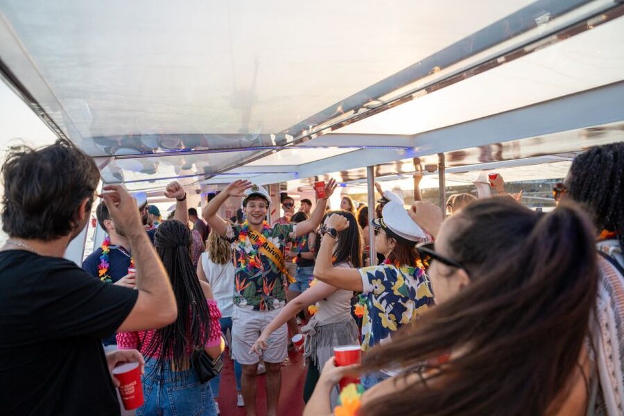 Porto: Douro River Party Boat with Sunset Option & 6 Bridges - Atmosphere Level: Great for Music Lovers, Not for Seat-Seekers
