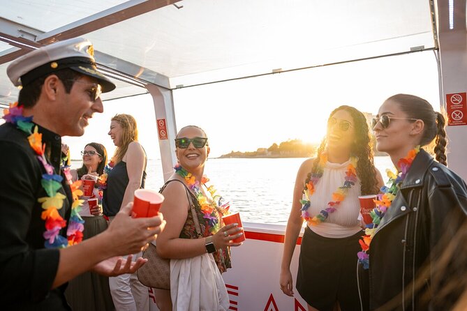 Porto: Douro River Party Boat with Sunset Option and 6 Bridges - Who this Porto Douro party boat fits best