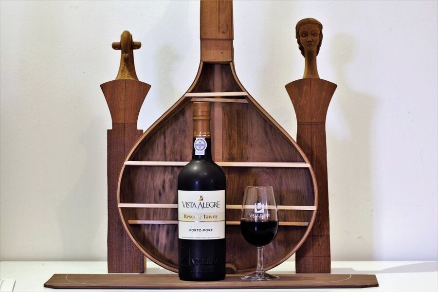 Porto: Fado & Port Wine in Traditional Portuguese Music Shop - Who should book (and who should not)