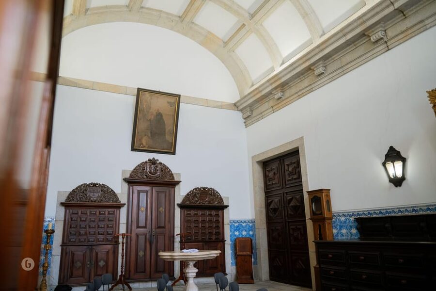 “Porto: Fado Show with Guided Tour in a Historic Monastery” - The 1-Hour Fado Performance: Sound, Instruments, and Atmosphere