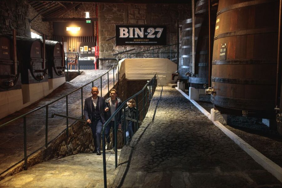 Porto: Fonseca Cellar Tour & Fado Show with Optional Dinner - Fado Performance Inside the Cellar: What to Expect From the Music