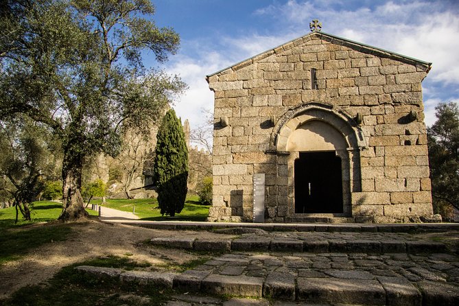 Porto: Guimaraes & Braga Small Group Tour with Lunch and Tickets - Ducal Palace area: a quick look you can build on later