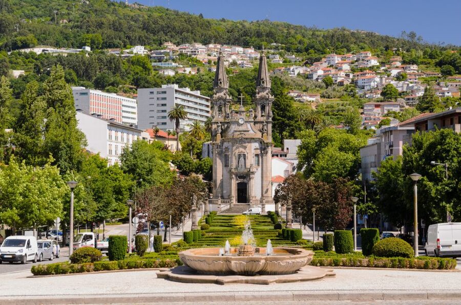 Porto: Guimarães & Braga Tour with Entry Tickets and Lunch - Key points that make this day trip work