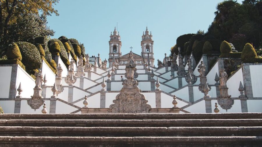 Porto: Guimarães & Braga Tour with Entry Tickets and Lunch - Guimarães Castle: the 10th-century anchor of early Portugal
