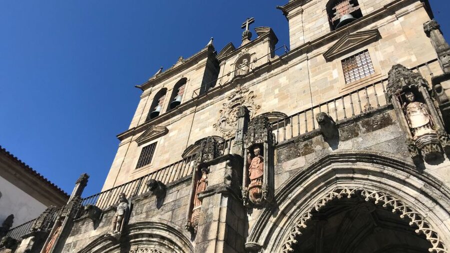 Porto: Guimarães & Braga Tour with Entry Tickets and Lunch - Largo da Oliveira and the Santa Maria lanes you’ll actually enjoy