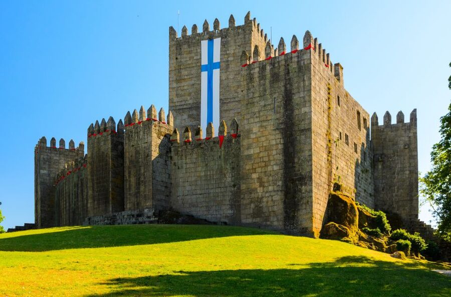 Porto: Guimarães & Braga Tour with Entry Tickets and Lunch - Braga old town time, then lunch with Vinho Verde