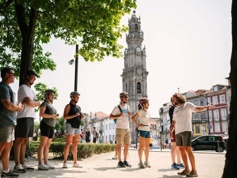 Porto: Highlights in 3 Hours E-Bike Tour - Avenida dos Aliados to Clérigos Tower: the skyline hits