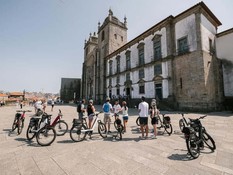 Porto: Highlights in 3 Hours E-Bike Tour - Palácio de Cristal gardens: your hill-work payoff