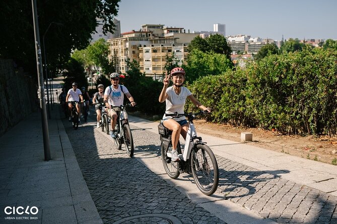 Porto Highlights in 3 Hours E-Bike Tour - Historical, Sightseeing - Catedral do Porto and São Bento Station: where Porto history shows up in buildings and tiles