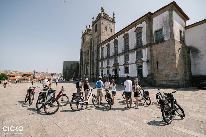 Porto Highlights in 3 Hours E-Bike Tour - Historical, Sightseeing - Avenida dos Aliados and Clérigos Tower: central Porto’s grand boulevard feel