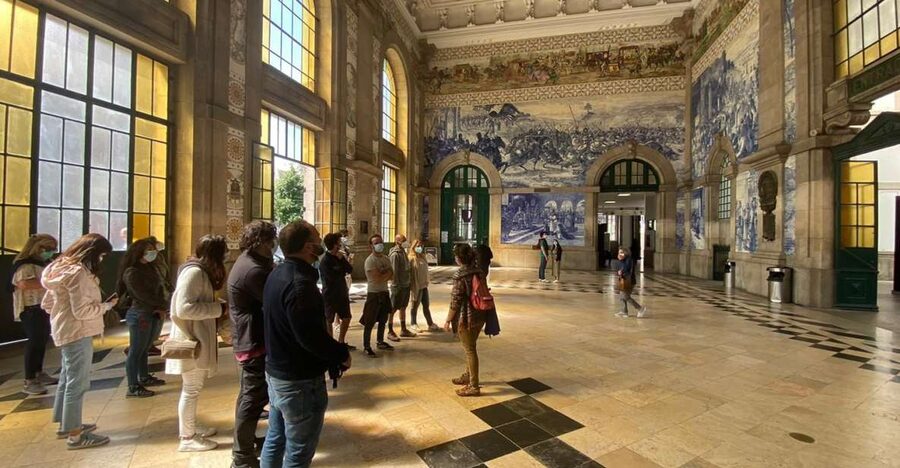 Porto: Historical Center Walking Tour - Sé neighborhood: the medieval heart you can walk through