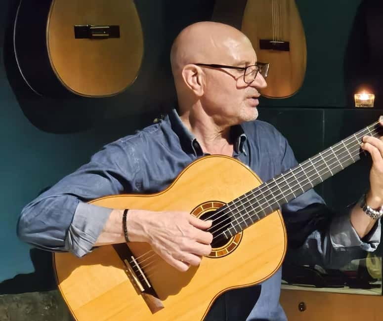 Porto: Intimate Fado Show & Port Wine in Trindade Noble Hall - Step inside Ordem da Trindade Noble Hall by Trindade Church