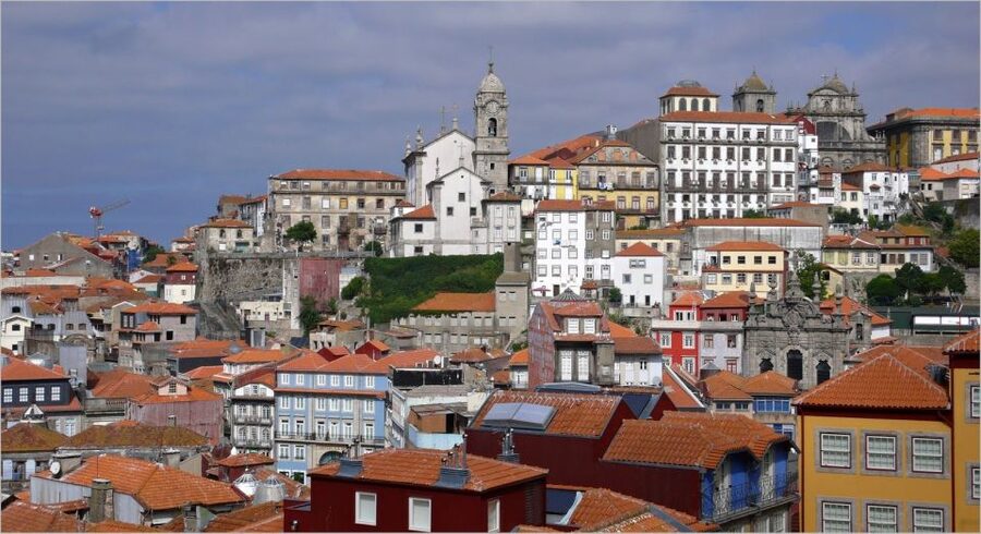 Porto: Jewish Heritage Walking Tour - Esnoga stairs: the route where the story climbs with you