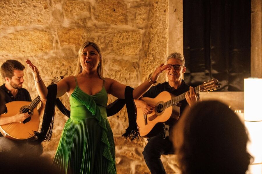 Porto: Live Fado Show with Glass of Port Wine - Who this fado show suits best