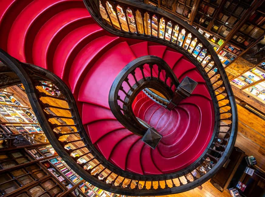 Porto: Livraria Lello Entry Ticket & Foundation Option - Livraria Lello Foundation option: culture in a former monastery
