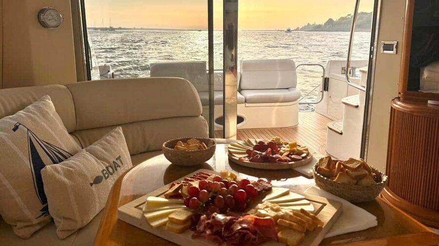 Porto: Luxury 6 Bridges Yacht Cruise with Wine & Snacks - Dom Luis Bridge: the iconic stop you’ll feel in your photos