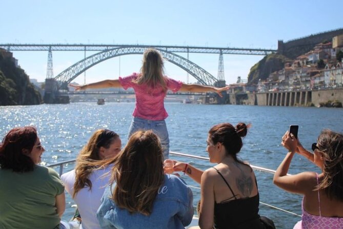 Porto: Luxury Yacht Cruise with Wine Tasting & Snacks - Timing in Porto: choose a departure that flatters the light