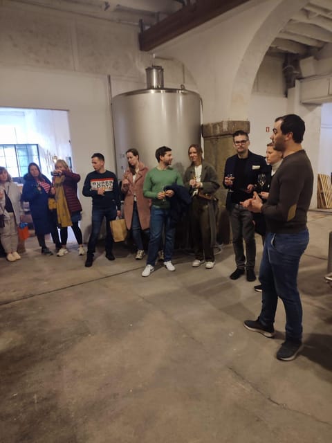 Porto: Port and Douro Wine Walking Tour with 9 Tastings - Stop 1: Vasques de Carvalho for your first Port notes