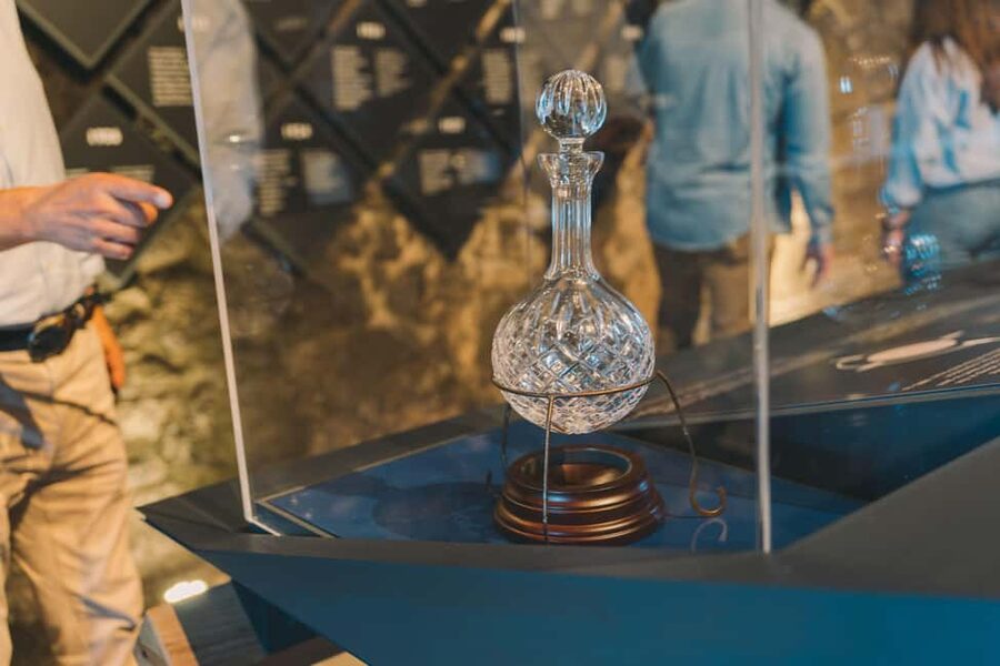 Porto: Port Cellar Visit and Wine Tasting at Fonseca - A self-guided audio tour with QR code support in 6 languages